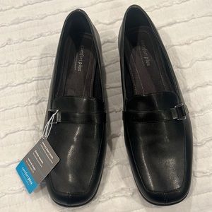 9.5 WIDE  black shoe. NWT
